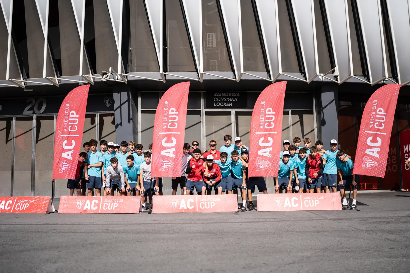 Un equipo de AC CUP a las puertas de San Mamés